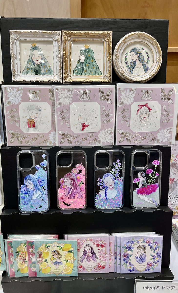 デザインフェスタ1日目ありがとうございました!
新作ミニ原画は(非売品以外)全てお迎えいただきました😭🙏
お待ちいただいたり、慣れない抽選にご協力いただき本当にありがとうございました....!
#デザフェス62