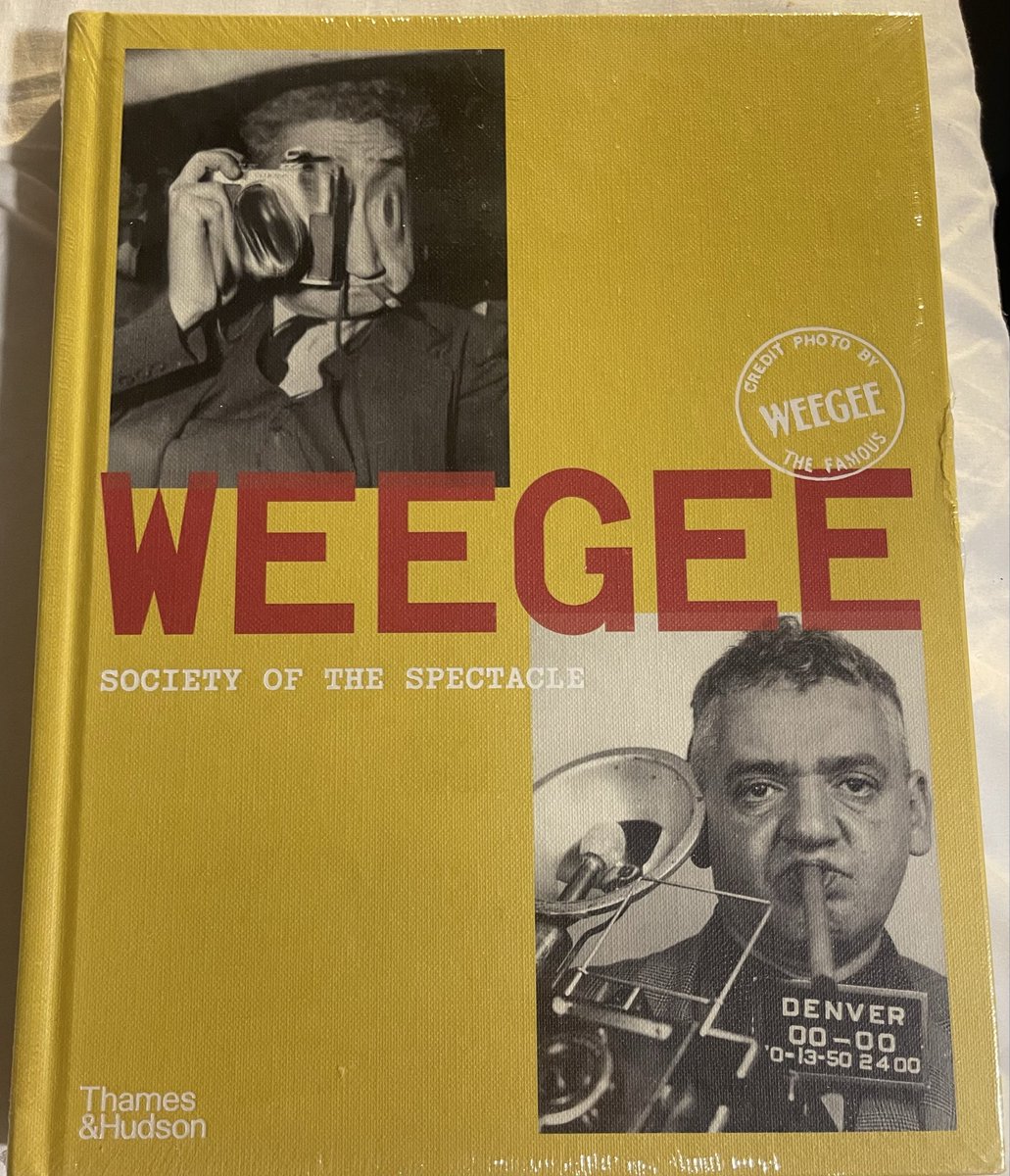 Parallel_Uni's tweet image. Friday purchases 
Two of which had been on my Radar for almost a year 😎💯❤️🎶📒