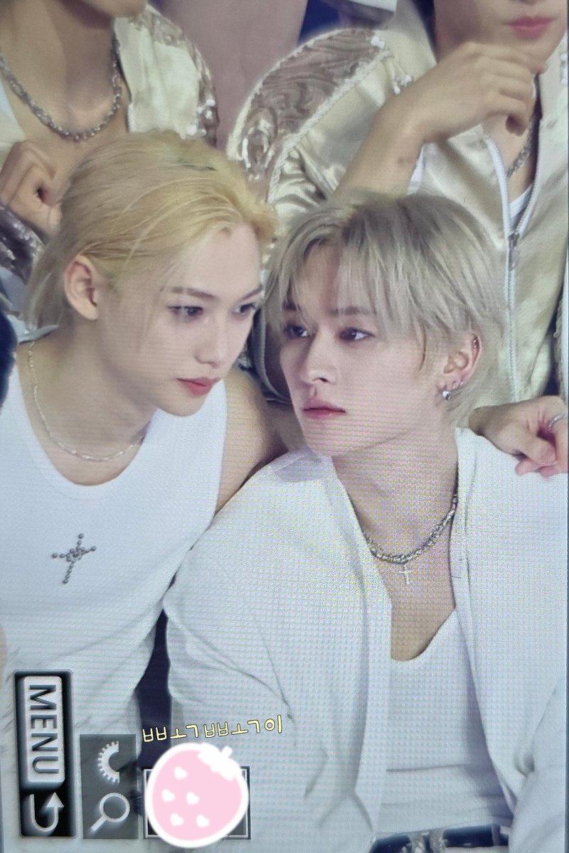 pinkmoon915's tweet photo. Damn those eyes https://t.co/HFbayJ2wku