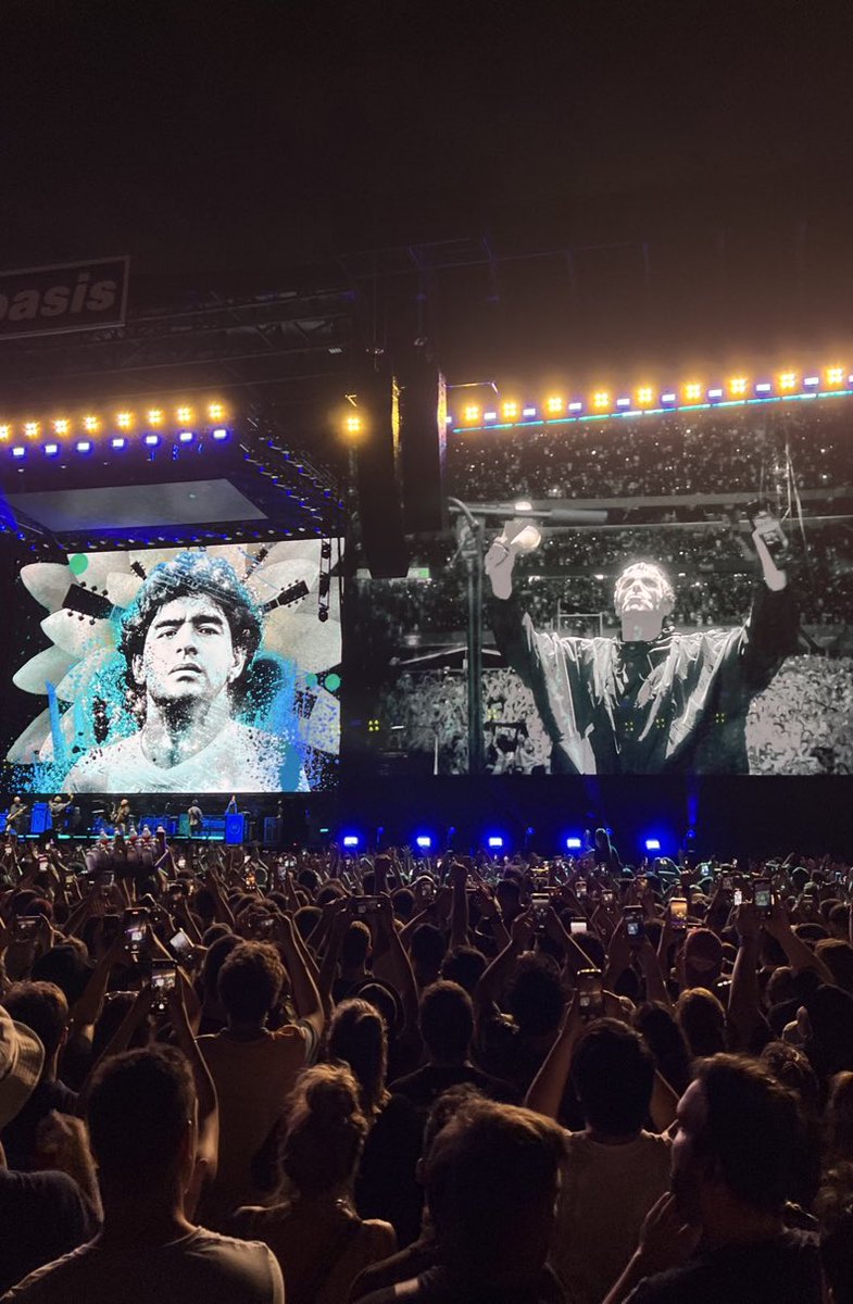 Imagínate lo grande que fue Diego para que una banda de rock inglesa, que literalmente es liderada por dos hooligans, le rinda este homenaje.