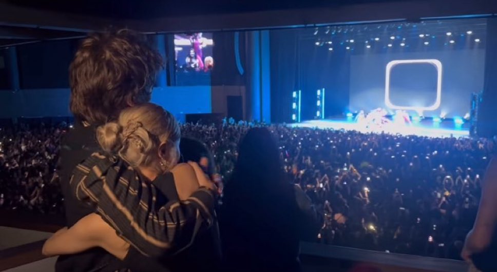 UnitersCharts's tweet image. Forever United!