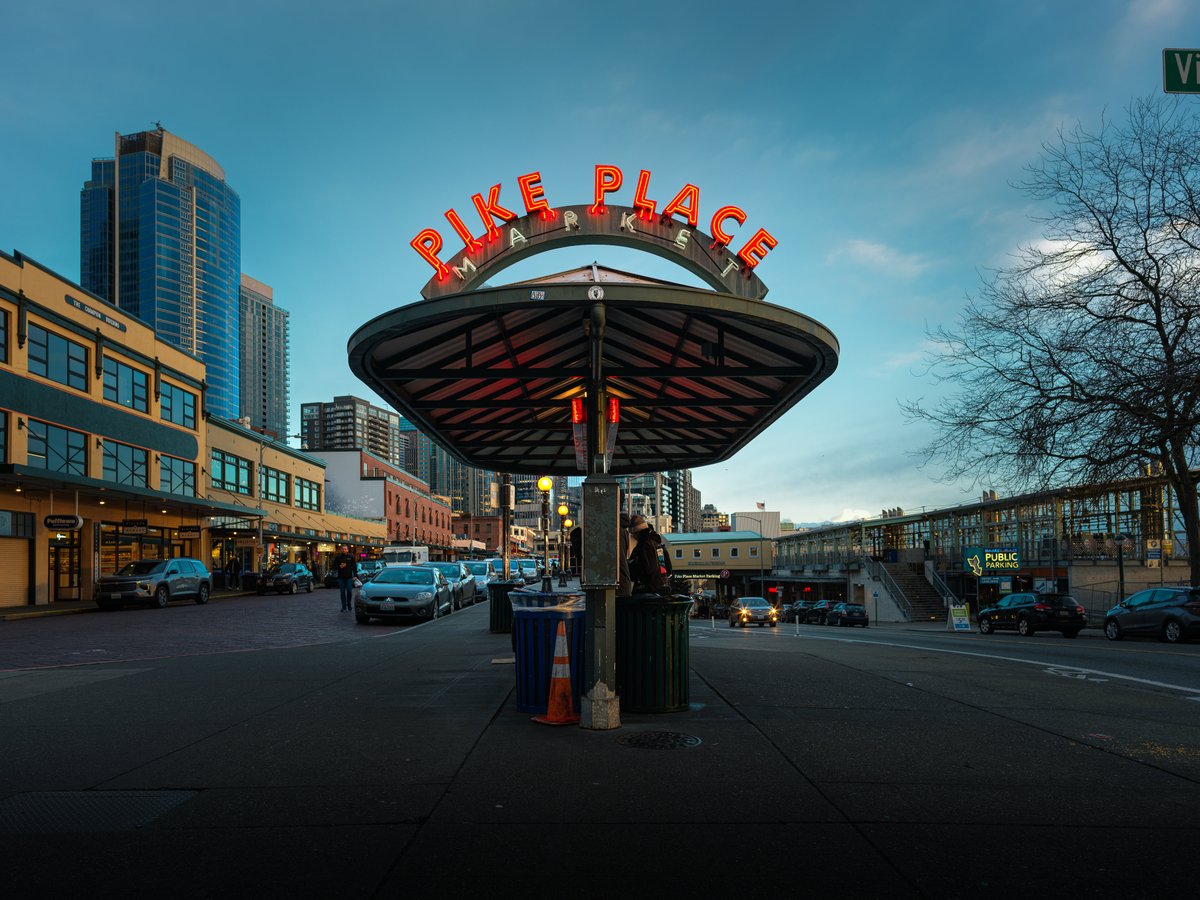 One spot. Four different realities. New characters every few seconds.
📷 X2D 100C - XCD 28P