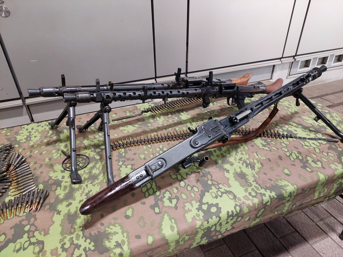 #タミヤフェア
なう。
無可動実銃のMG34とMG42。