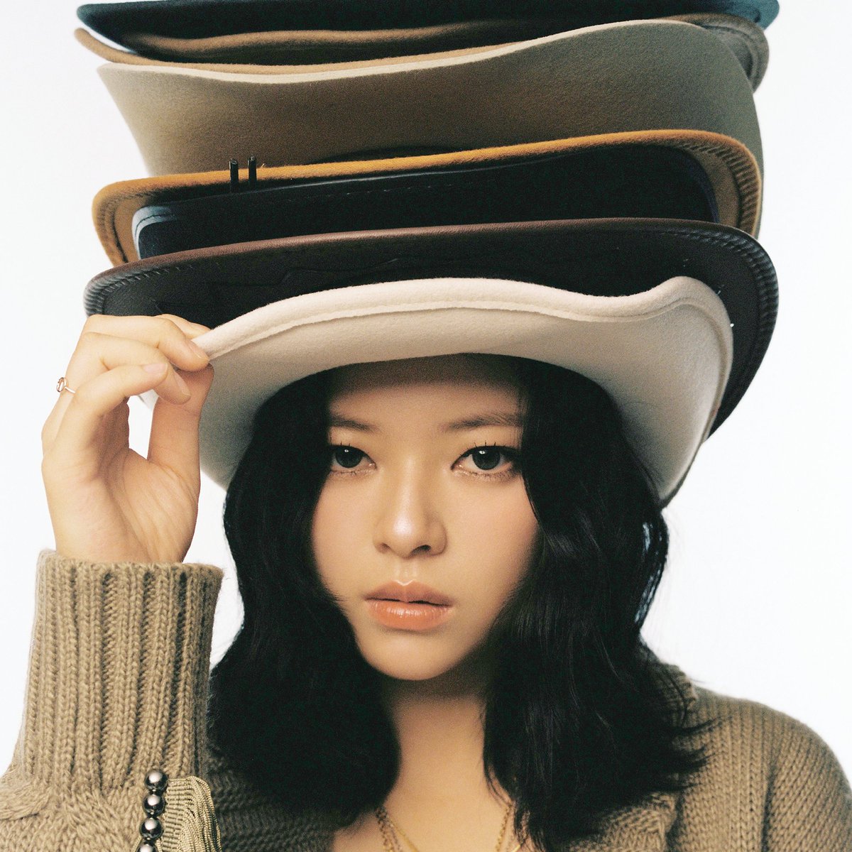 ONCESTREAMTWICE's tweet image. According to insiders, FIX A DRINK (JEONGYEON) will be part of the Red Dead Redemption soundtrack for the mobile version coming in December! 

#TWICE #트와이스 @JYPETWICE