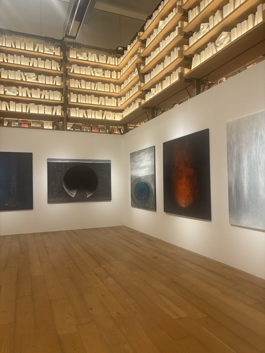 umu_designInc's tweet image. 洗車も終え🚗茶道日和🍵
今月から炉です。

昨年から放置していた
iPhoneのフィルムも貼り替え、
新品同様の画面で気持ちも一新。
今月は酉の市もありますね

#umudesignInc.
#丗SOU
#世SOU