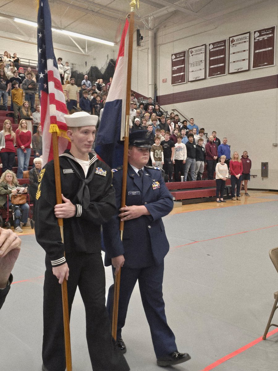 mocapnews's tweet image. Missouri Wing&apos;s Lake Ozark Regional Composite Squadron would like to thank Cadet 2nd Lt. Nathan Groll for supporting the color guard at his school, School of the Osage, in Osage Beach, in honor of Veteran&apos;s Day. #civilairpatrol #CAPcadet