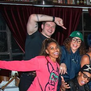 oh my god i need to bury my face in his armpit so bad