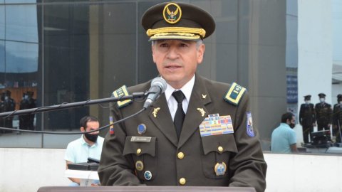#Urgente ¡NARCOGENERAL JULIO MINO ES CONDENADO A -28 MESES- DE PRISIÓN! 

La Justicia condenó al ex (C) Julio César Miño Del Hierro. Ex Director de la Unidad de Lucha Contra el Narcotrafico, fue detenido en un operativo de la Fiscalía de Ecuador.

El ex coronel fue capturado en