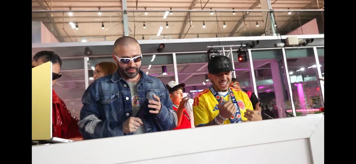 Ese Marika de Diego que , se calveo y se volvió DJ 🤣