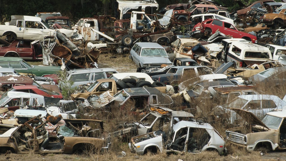 shagbark_hick's tweet image. Would it be legal to start a &quot;drunk driving theme park&quot; anywhere in the USA?

I think it&apos;d be a hit. A 5,000-acre &quot;Road Soda Ranch.&quot;

Sign a waiver, pay an entry fee, bring your own car, hit the on-premises bar, and hit the road...