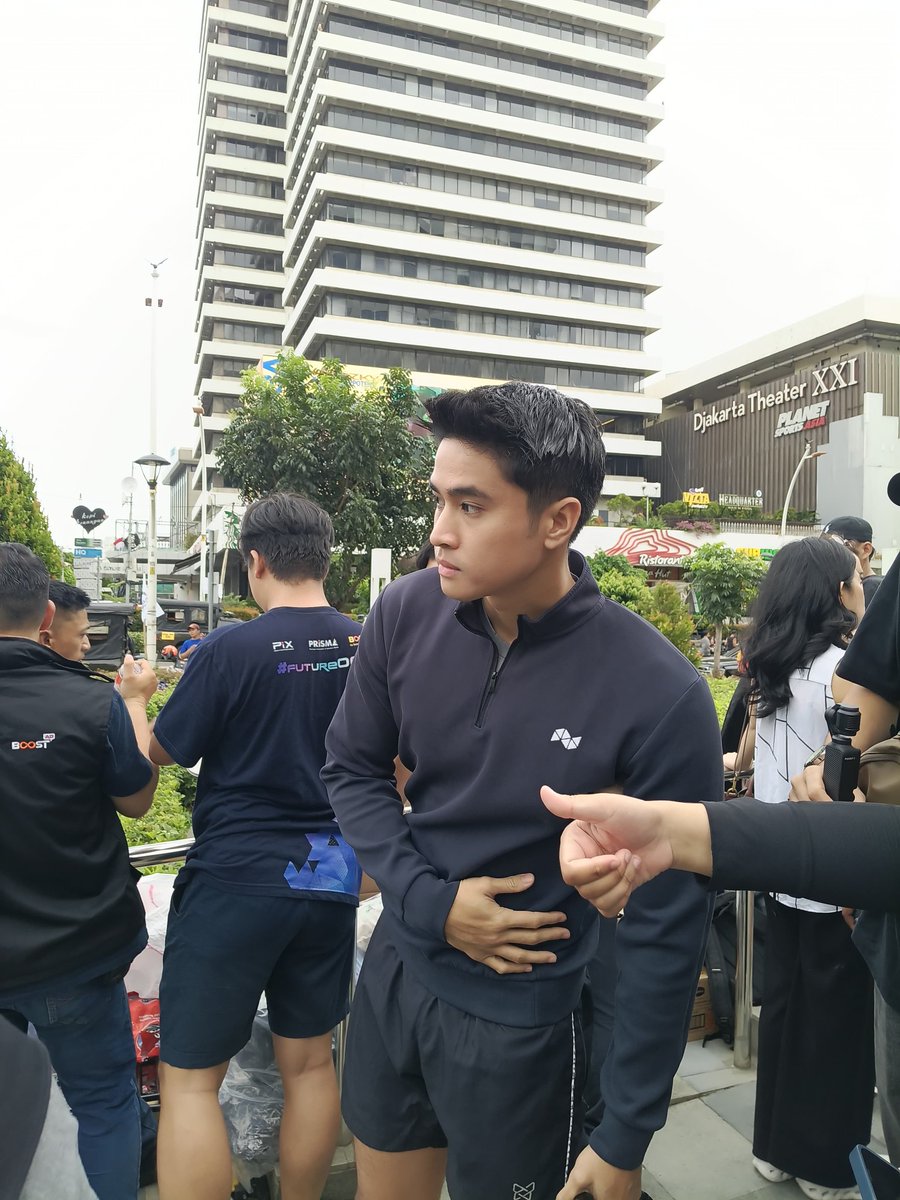 utisaruti's tweet image. Cakep bat busettt yesa 🙈