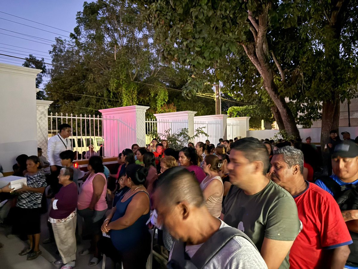 Issste_Zac's tweet image. 📰 #COMUNICADO
Apoya ISSSTE a familias de Álamo afectadas por la tormenta tropical Raymond.
🔗goo.su/fVeS