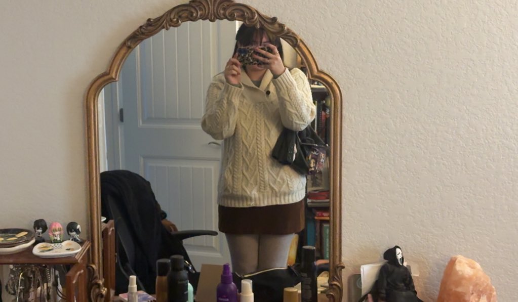 lesbianalgaib's tweet image. femmes.... in skirts..... i #understand the coded message