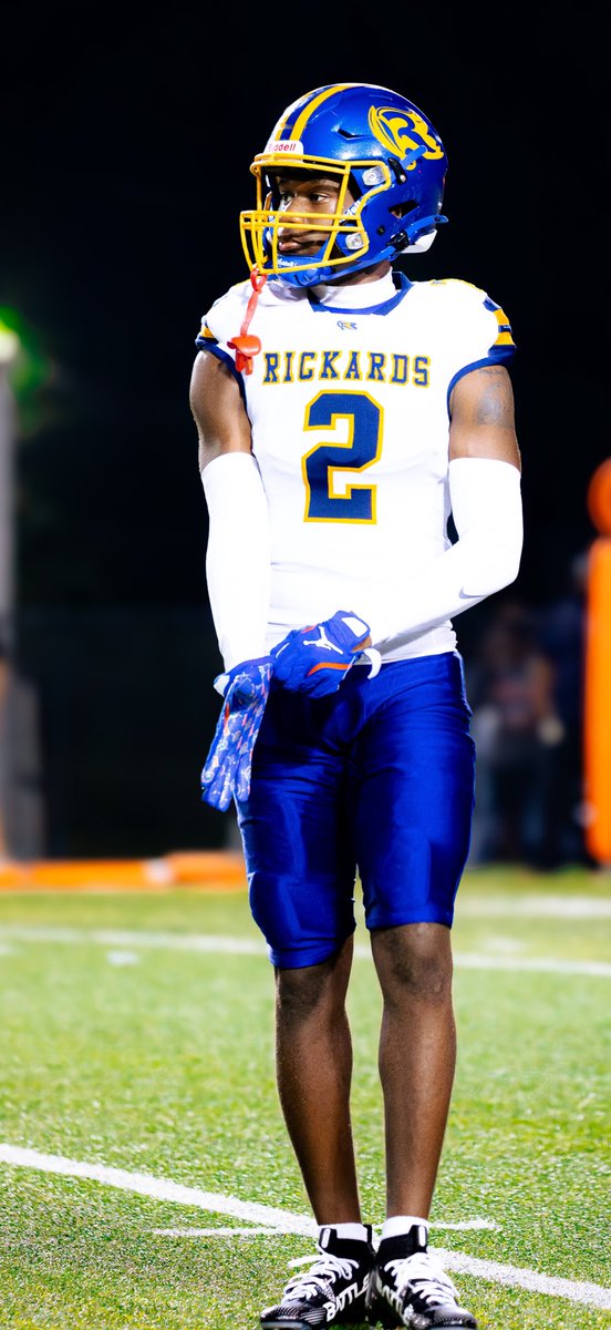 TylerWalkerJr1's tweet image. C/O '27 3⭐️DB Tyler Walker Jr. 
“ Island 🏝️ Boy  Walker Jr 
11 Games  Jr Year 2025 Season Stats 
34/495 Snaps for 285yds
INT-2
PBU-7
FFs-2
SACKS-2
TACKLES-36 (28 solos, 8 assists)        
4 TDS GIVEN @CoachUno1 @CoachColtonKorn @CoachParkerCCU @SchillerWilson @Lee_Wilbanks…