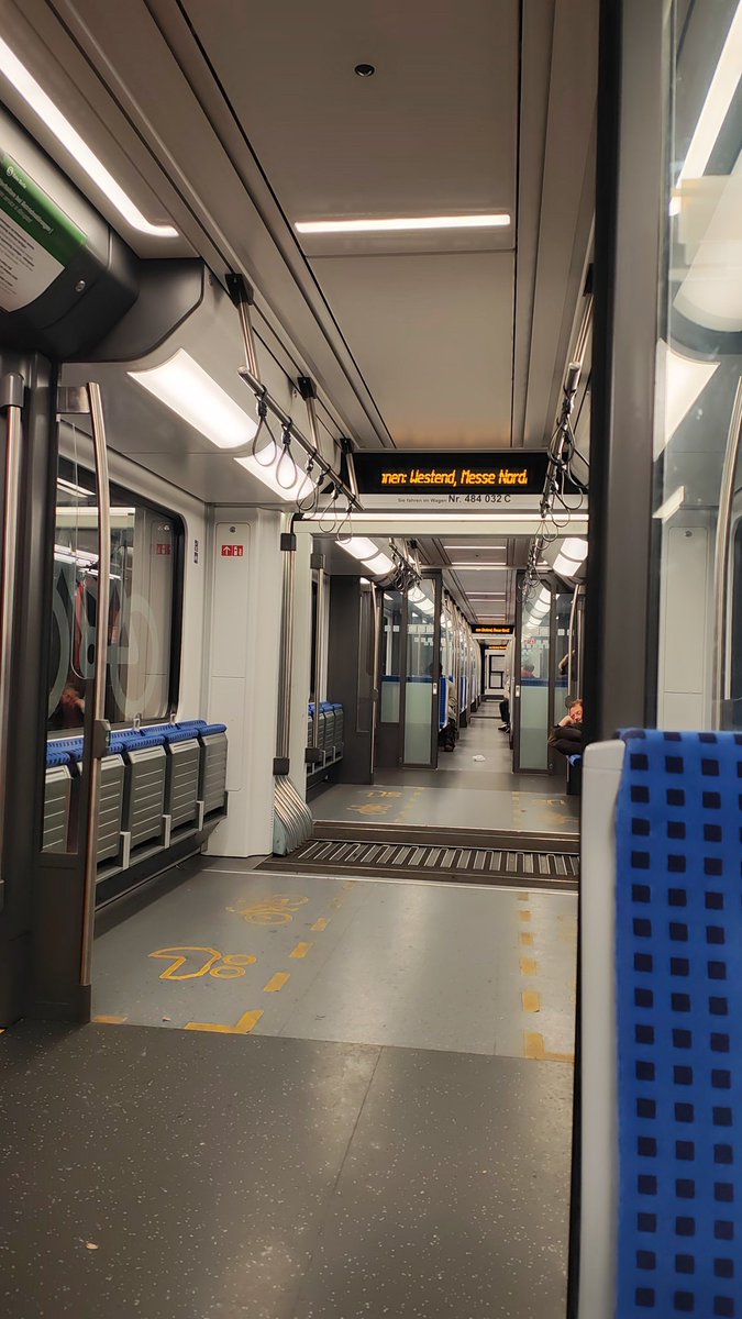 PrayRona_'s tweet image. It&apos;s almost 3 here in Berlin. Partied on the other end of town. Tipsy af. Returning home on the public transport. Alone.

Something I NEVER would&apos;ve been able to do back in india as a girl. 🙂