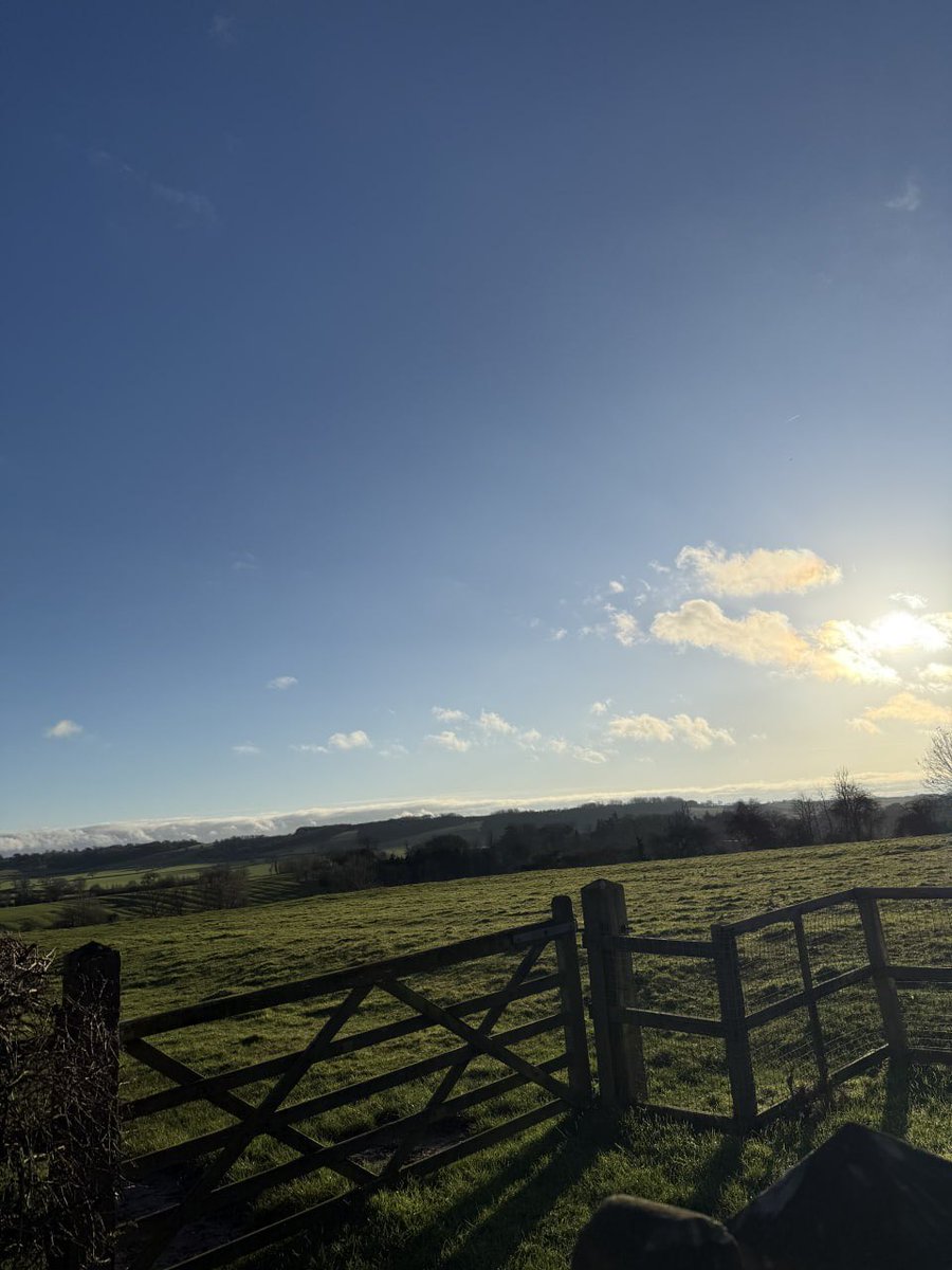 lucyyflutter's tweet image. Views like this... and still thinking about you.