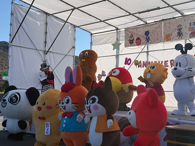 あんまり見たことないお菓子のキャラクターが
大集合している幸せな世界線に来ました。