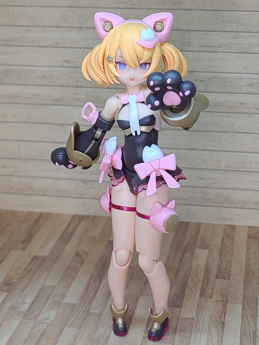 OFSNgnWD3FTtgmy's tweet image. プニモフ黒マオちゃん、武装モード完成です。