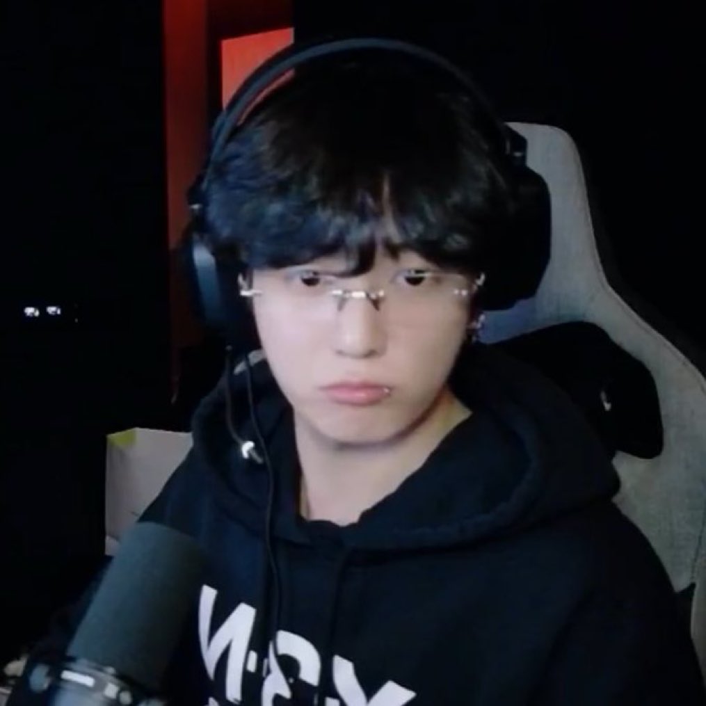 gukkirumi's tweet image. this is the same person btw im sick