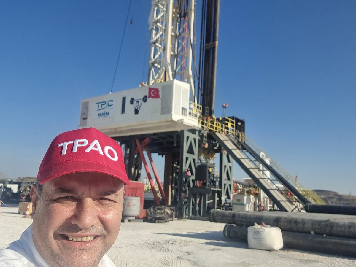 acmakas's tweet image. Bir zamanlar terörle anılan bu coğrafyada, bugün Türkiye’nin geleceğini şekillendiren dev bir enerji hamlesinin yükseldiğine şahit olduk.

Gabar’ın dağlarında artık karanlık değil; emek, mühendislik, cesaret ve umut var.
Bu değişime tanıklık etmek bizim için büyük bir onurdu. 🇹🇷