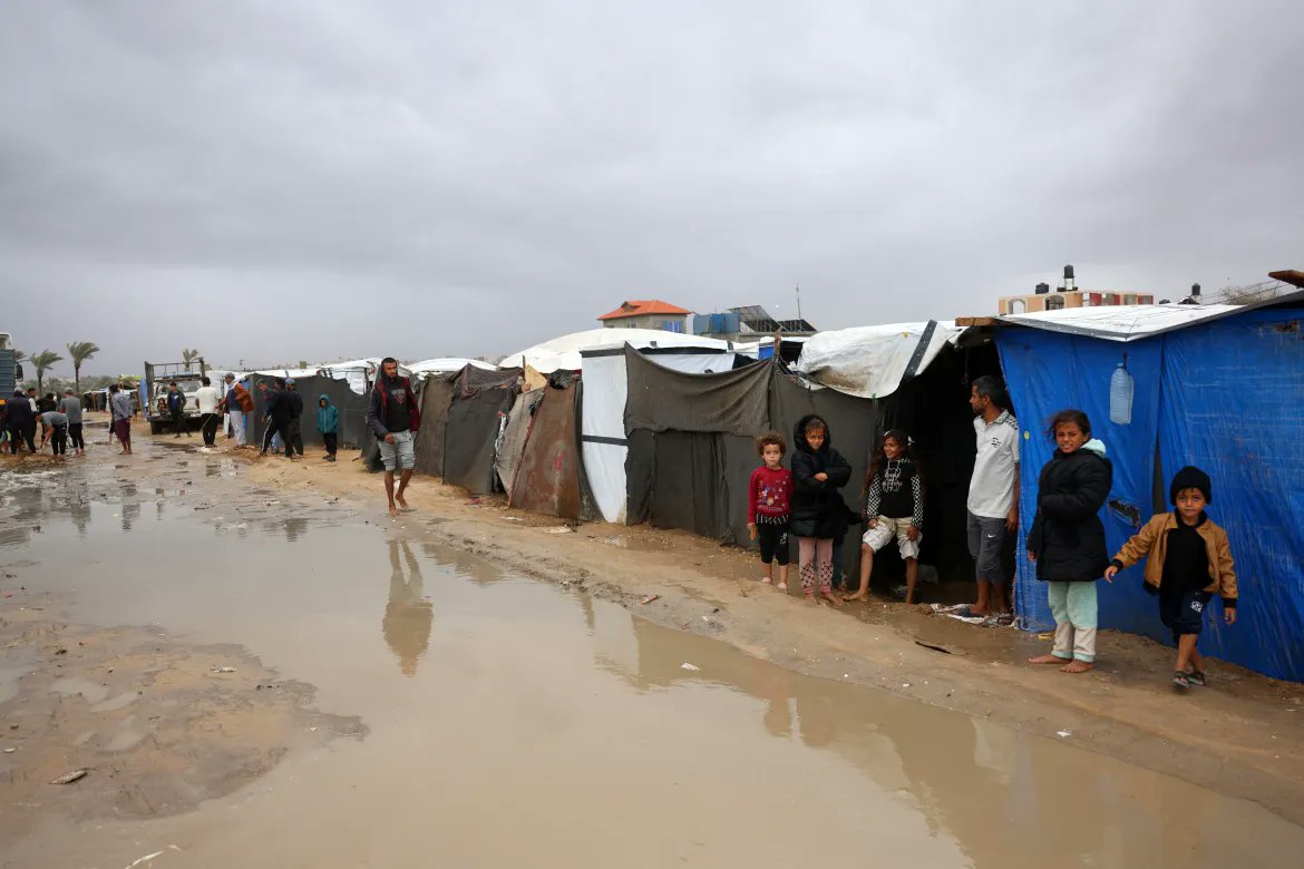 Israaeidgaza's tweet image. The winter is very harsh, please help us, please 🙏 🥺 😭 
chuffed.org/project/124225…