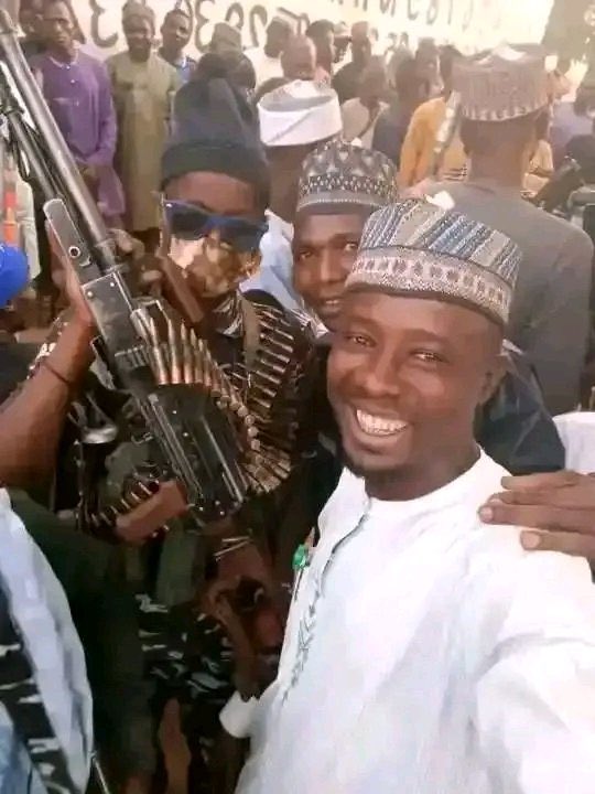 NemeremNjoku's tweet photo. Somebody please explain to me how reasonable human beings are happily posing for pictures with terrorists. 

These Islamic terrorists used to be in hiding, but,  now the government of Nigeria has given them so much power that they’re now moving freely in the society https://t.co/2JeebQp1nE