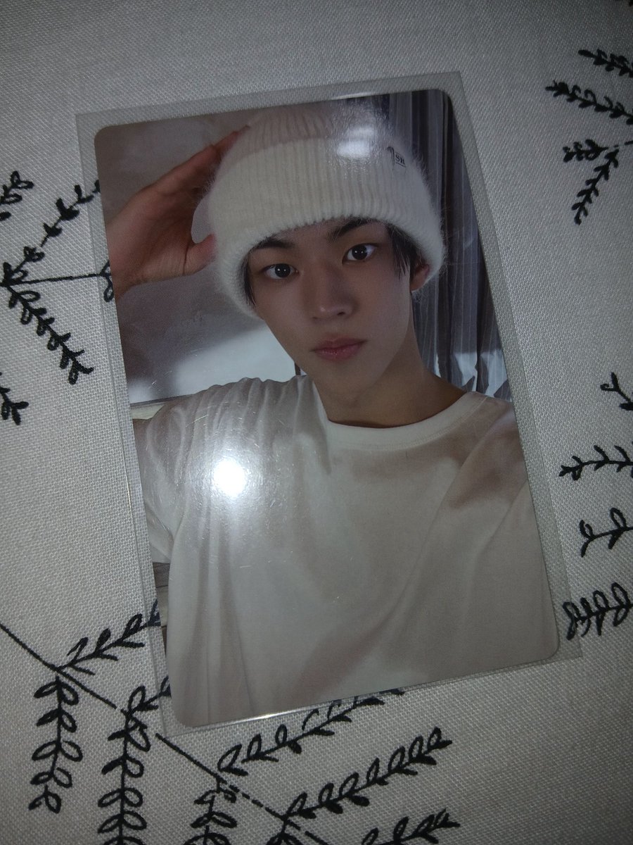 #ssell wts pc dohoon lastbell weverse shop 60k
ready ina