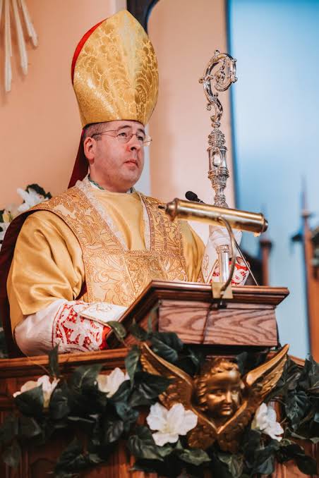 FrOkerulu's tweet image. Happy 20th Priestly Anniversary to Bishop Charles McGuire and a Happy 14th Priestly Anniversary to Fr Vili Lehtoranta.

 May Christ the Eternal High Priest through the intercession of the Blessed Virgin Mary, the Co-Redemptrix, grant you the graces to continue to feed and guide…