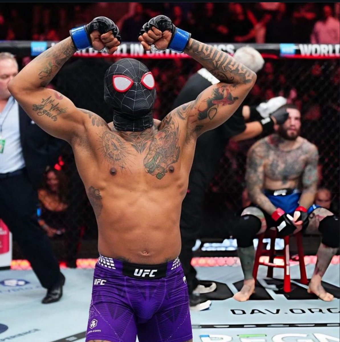 Dana White en rueda de prensa confirma que la actuación de Michael Morales fue una de las mejores actuaciones de la noche y se lleva una bonificación de $50.000