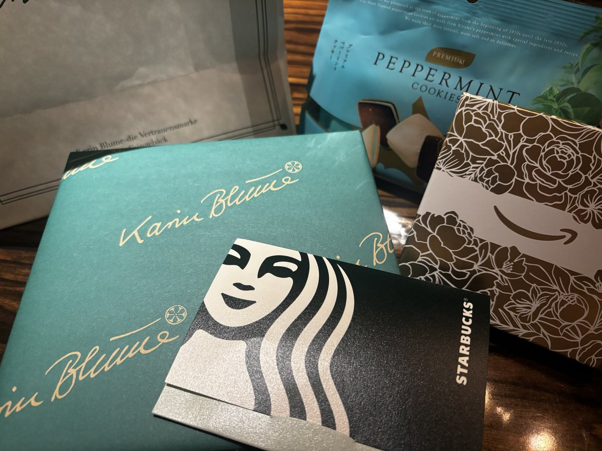 オリエンタルラウンジ上野ありがとうございました❤️‍🔥
久しぶりに皆様にお会いできて嬉しかったです♡差し入れやプレゼントもありがとうございます🎁
明日もセッションでお待ちしています！

(バタバタで写真取れずでしたので、皆様からのお品を…🫶)