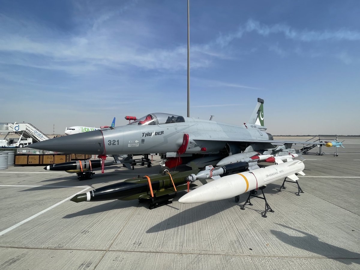 JustUntoldSotry's tweet photo. 🇵🇰⚡ JF-17 Thunder Block-III Steals Dubai Air Show 2025!  
Armed with PL-15E BVR
Pics: Alan Warnes #JF17 #DubaiAirShow2025 #PakistanAirForce https://t.co/aIyQ9R6Yw3