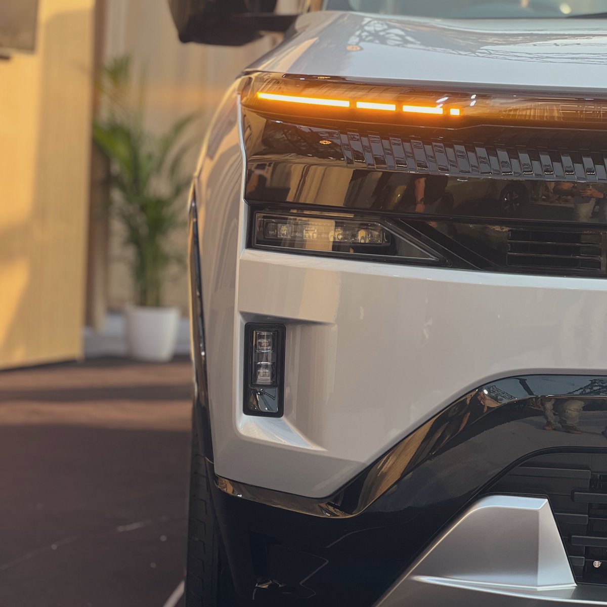 volklub's tweet image. Tata Sierra looks the best in silver.

Sharp elements, a few subtle lines, and the dual-tone effect with some black elements make it look its best in silver. Very similar to why the Virtus looks great in silver too for the same reason.

I didn’t shoot much yesterday and was just…