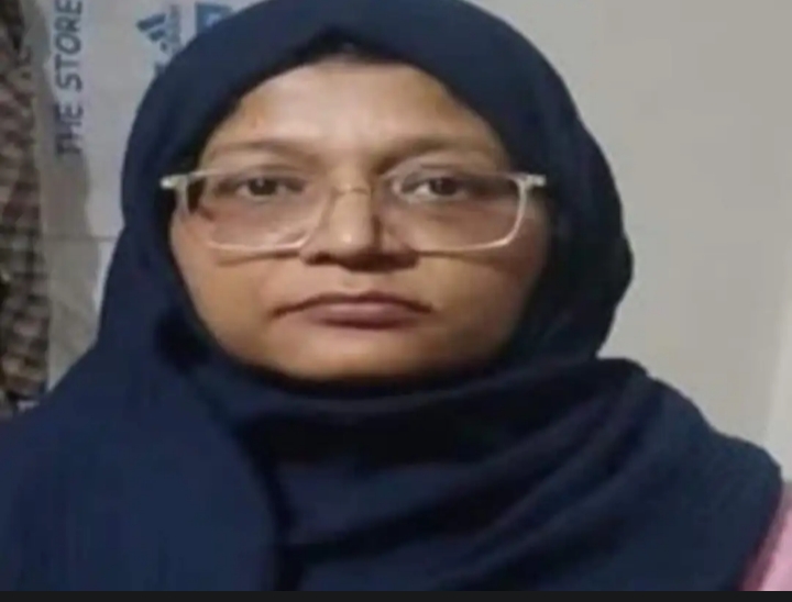 BharatEkSoch123's tweet image. कानपुर ब्रेकिंग: मेडिकल कॉलेज प्रशासन ने विभागीय बोर्ड से डॉ. शाहीन का नाम हटाया — दिल्ली पुलिस व ATS इनपुट के बाद कार्रवाई, कैंपस में दिनभर तलाशी और रिकॉर्ड जब्त |
#Kanpur #InvestigationUpdate #ATSAction #BharatEkSoch