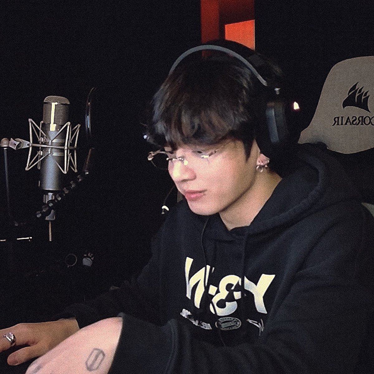 thvjkmon's tweet image. streamer bf &amp;lt;3