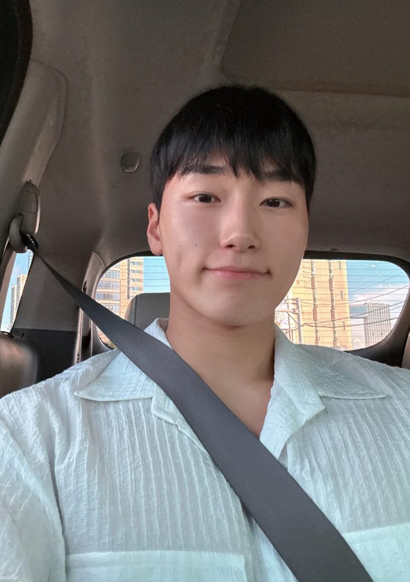 eeeil1215's tweet photo. 최산 보고싶어 https://t.co/ZRSN7LC6i9