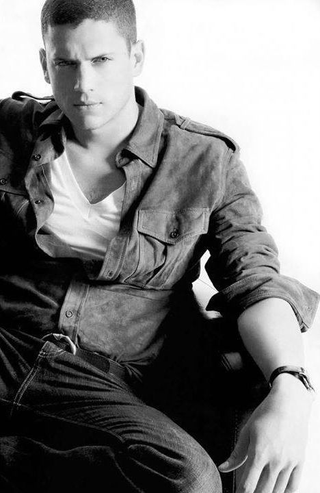 ColdGunUser's tweet image. #SeductiveSundayᅠᅠᅠᅠᅠ