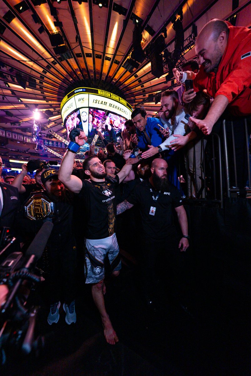 ufc's tweet image. The night belongs to @MAKHACHEVMMA 👏 #VeChain #UFC322