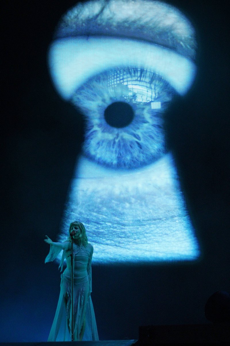 photolivemusic's tweet image. @drsimioficial Momento cuando #Aurora recibe nuevamente su  #DrSimi en el #CoronaCapital2025 #CoronaCapital25 #CoronaCapital @Auroralatam @winiberto @misraim_alvarez @bleusorciere @ChuchoRamone01 @gflores @Las_Editoras @nataliacanoMX  @El_fusilmx @ManoloFrausto