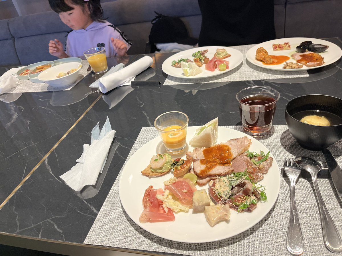 _Wings_Flap_'s tweet image. 嫁の誕生日にオシャンビュッフェ