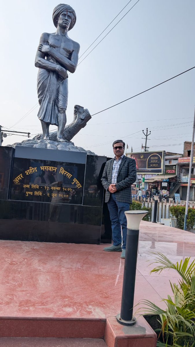 Shkforest1's tweet photo. @rashtrapatibhvn A short visit to Ranchi memorial of the great Birsa Munda. Will replicate in my jurisdiction at earliest. https://t.co/sxWHwgH4JU