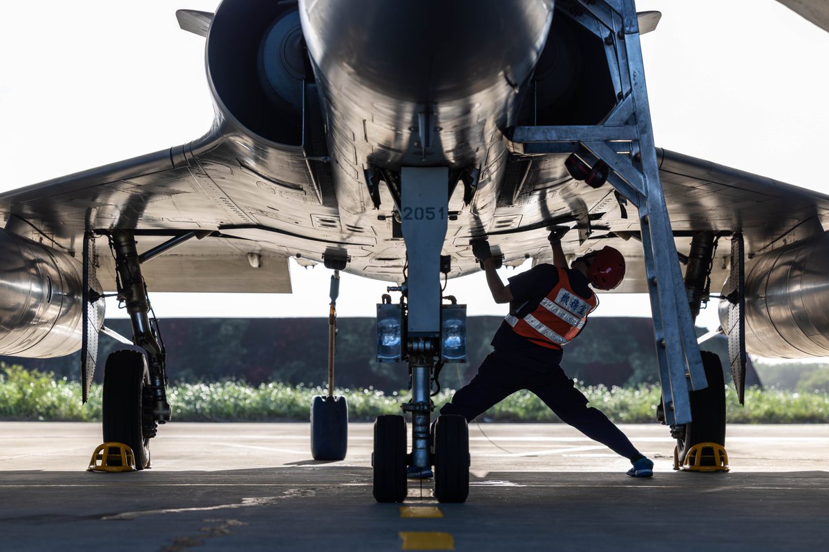 MoNDefense's tweet image. Different courses, specialties, and joint exercises
weave together a tight network of security,
ensuring our people live safely
and our homeland stays at peace.
We train for peace.
Our sweat ensures stability.
 Peace through strength.
#ROCArmedForces
#InvestInDefenseInvestInPeace