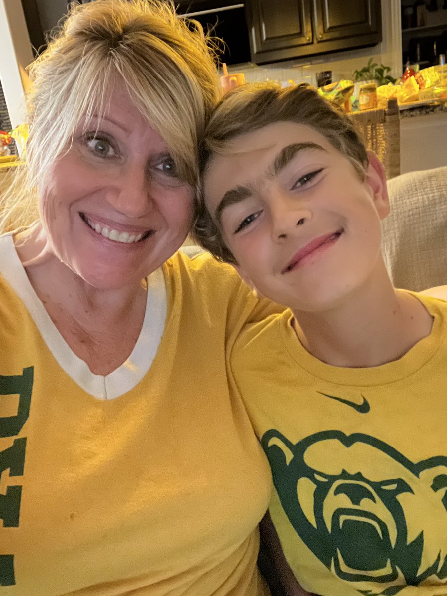 Lolli Loves Bears 🐻💚💛 tweet media