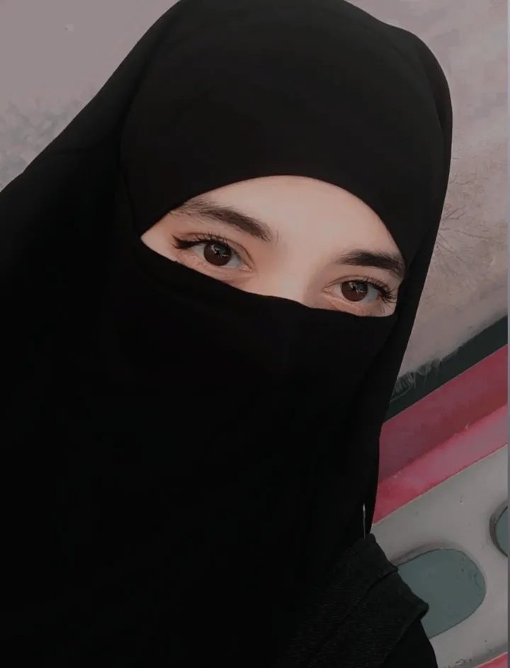 #Assalamu_Alaikum_Everyone ❤️
मांएं बेटों से ख़फ़ा है और बेटे मांओं से
इश्क़ ग़ालिब आ गया है लगता दूध की तासीर पर
#GoodMorningXfamily 🖤 🥀🌙