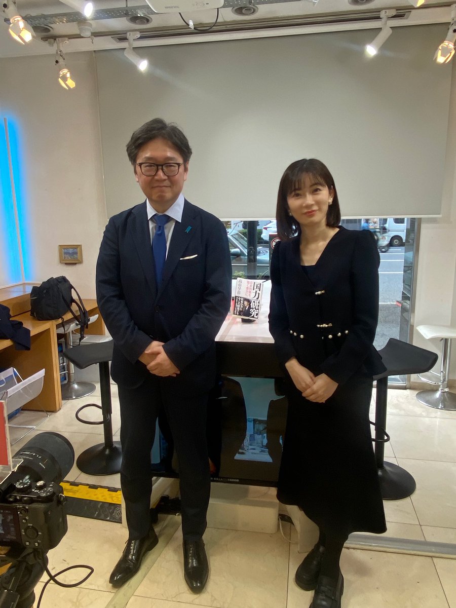 高橋 智信 の講義は、相場を読み解くための基礎をしっかり固める內容です。理解が追いつかない部分では山崎 紗彩 が丁寧にサポートし、渡辺 美和  が要點を整理した資料を用意してくれます。.rau