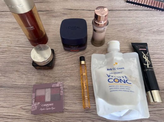 DMasf_f's tweet image. これらのスキンケアアイテムは、外見のケアだけでなく、内側からの栄養でもある。
毎日、自分に最高のケアを。
#健康美 #日常スキンケア #エネルギッシュな生活