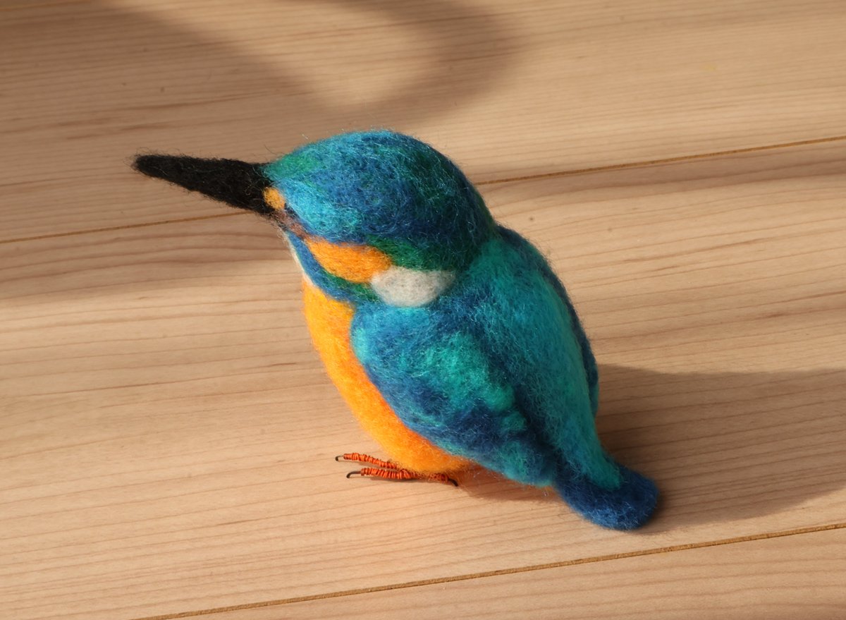 afterworld91's tweet photo. 羊毛フェルト3作品目
カワセミ

#羊毛フェルト #手芸 #鳥 #カワセミ https://t.co/VMYf5F576l
