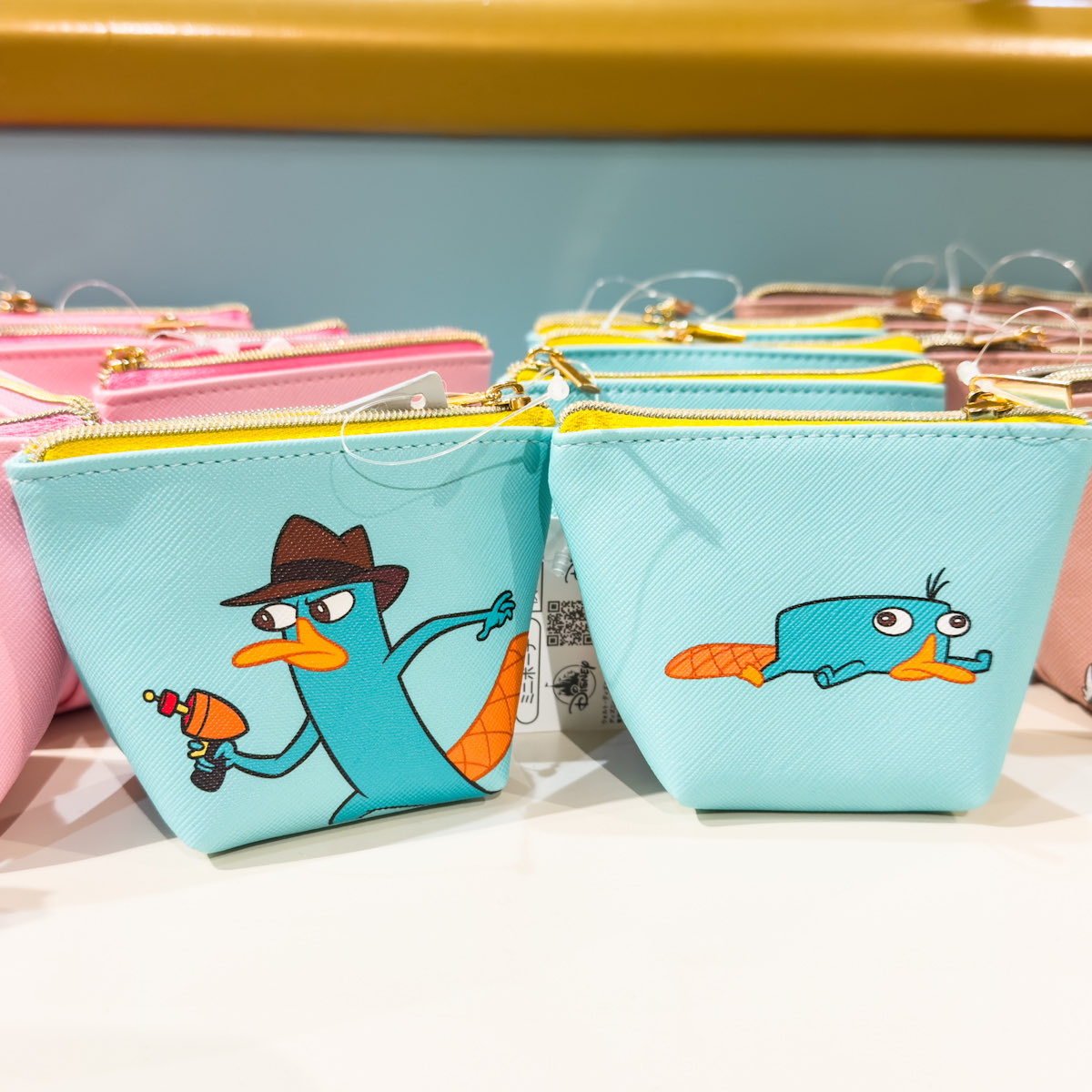 両面かわいい！ 「ディズニーストア」 ペリー、フィガロ、チップ