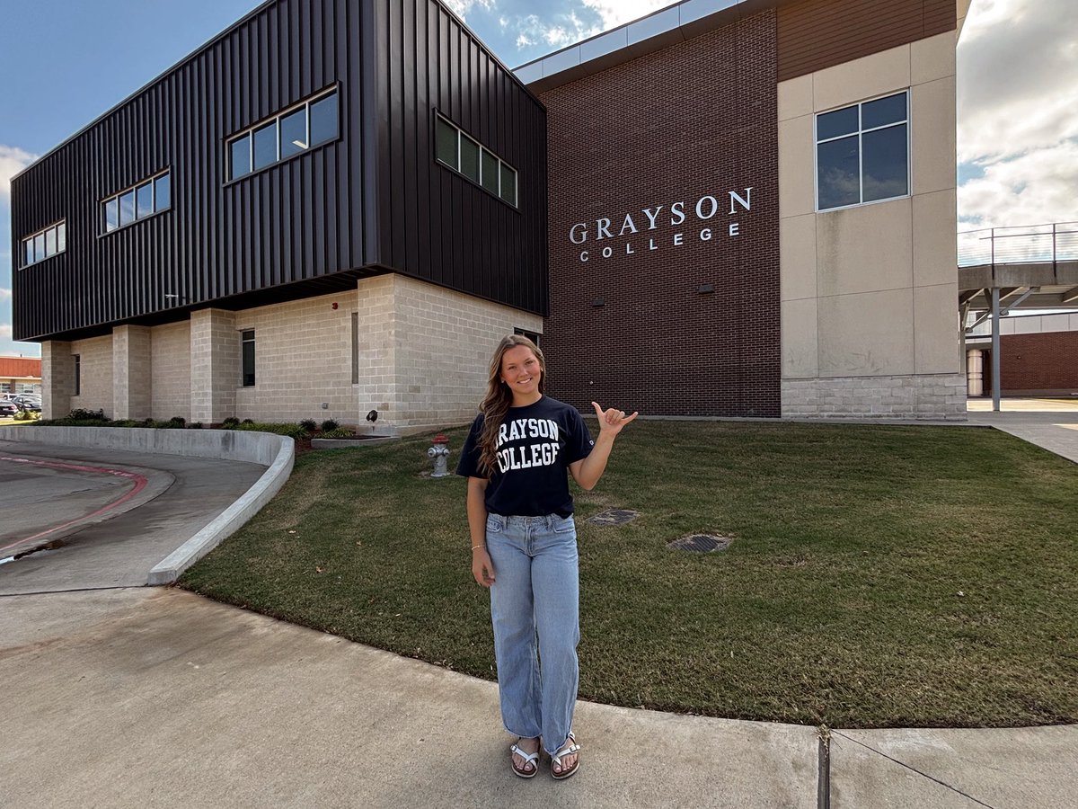 mallory_1322's tweet photo. I’m proud to announce that I will be furthering my academic and athletic journey at Grayson College! This commitment marks the beginning of an exciting new chapter in my softball journey, and I can't wait to see what the future holds. GO VIKINGS💙 https://t.co/RHssiGLx6R