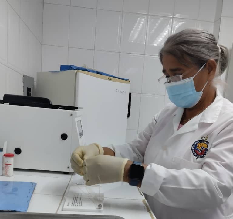 Exámenes con la calidad requerida y un servicio óptimo distinguen la labor diaria en el departamento de Laboratorio Clínico del Centro Diagnóstico Integral (CDI) Ernesto Che Guevara,ubicado en el municipio San Juan de Los Morros. 
#CubaPorLaVida
#CubaCoopera