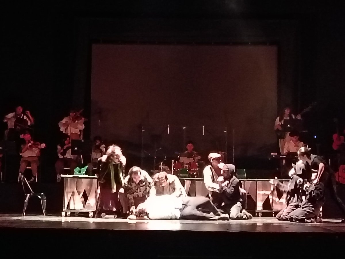 luchex's tweet photo. Se llamaba Julieta, puesta en escena en el Teatro Municipal de #Antofagasta https://t.co/Y7i7xiRjhe